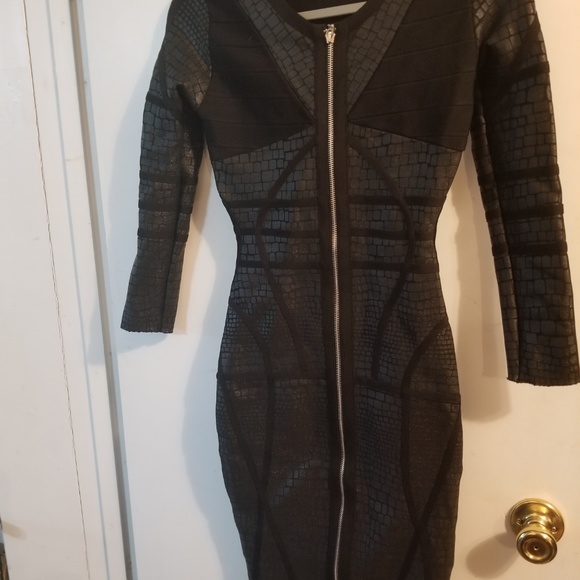 Neoprene Black Bodycon with Print, Size S or 4 - Picture 2 of 7